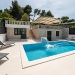 Tatil Evi Lavanda With Heated Pool Trogir Split