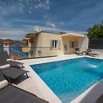 Lavanda With Heated Pool Trogir Split Donji Okrug (Ciovo)