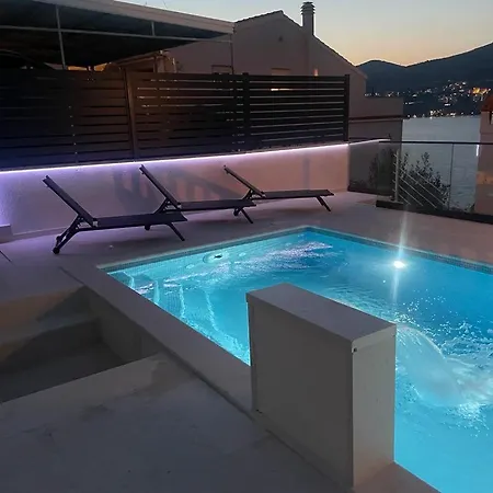 Lavanda Residence With Heated Pool Trogir Split *