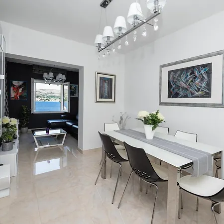 Lavanda Residence With Heated Pool Trogir Split Vikendica