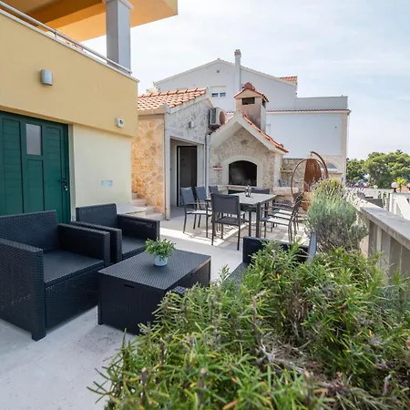 Lavanda With Heated Pool Trogir Split Tatil Evi Donji Okrug (Ciovo)